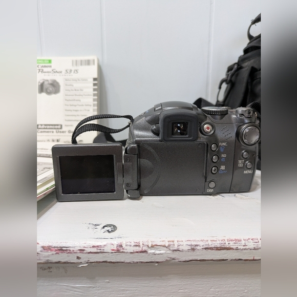 Canon PowerShot S3 IS 6.0 MP Bundle with Memory Card Case Instruction Booklets - Picture 7 of 11